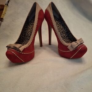Jessica Simpson Red and Tan Women's Pumps